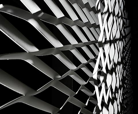 Production of expanded mesh Made in Italy